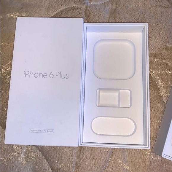 iPhone boxes - Picture 2 of 7